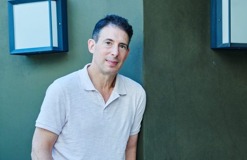“2020 Isn’t Over”: Eric Klinenberg on Pandemics, Politics, and Solidarity